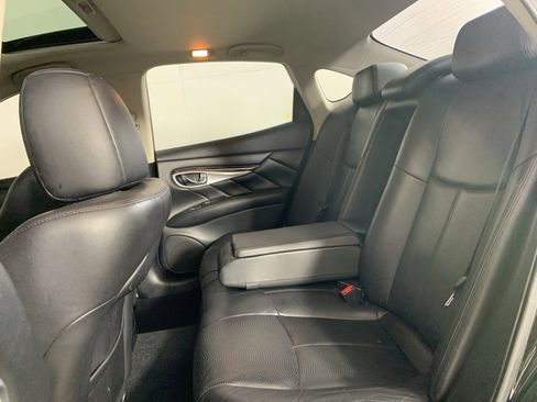 Used 2015 INFINITI Q70 3.7 image 31