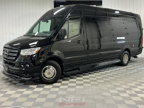 Used 2020 Mercedes-Benz Sprinter 3500 image 1