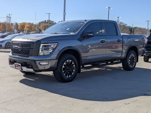 Used 2021 Nissan Titan PRO-4X w/ Pro-4x Convenience Package image 10