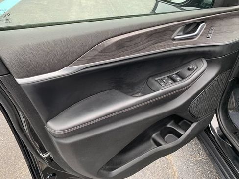Used 2023 Jeep Grand Cherokee Limited AWD/4WD image 19