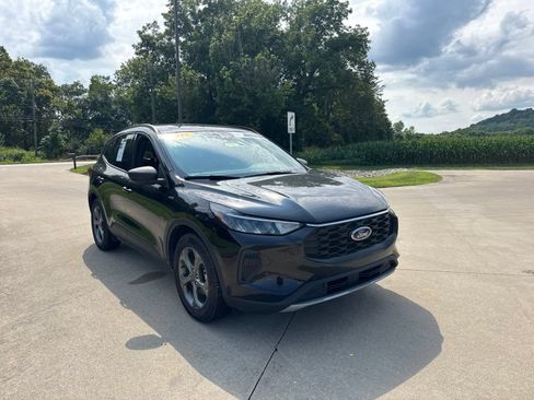 Used 2025 Ford Escape ST-Line FWD image 3