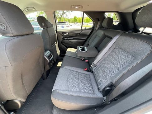 Used 2024 Chevrolet Equinox LT FWD image 21