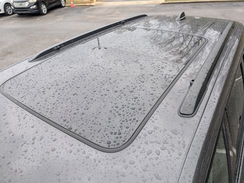 Used 2024 Jeep Grand Cherokee Limited w/ Black Appearance Package image 14