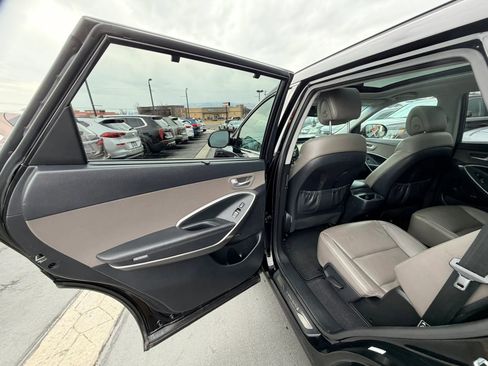 Used 2017 Hyundai Santa Fe Limited image 25