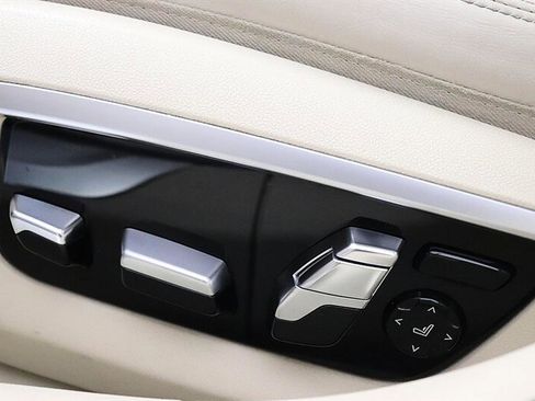 Used 2017 BMW 740i RWD image 52