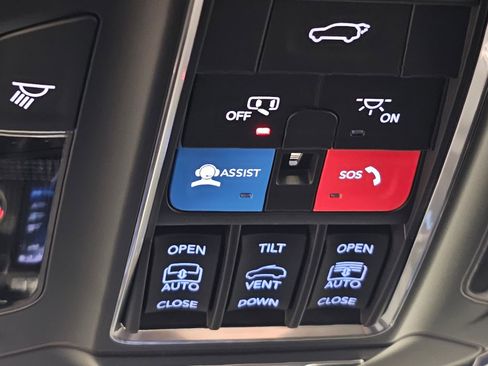 New 2025 Jeep Grand Cherokee Limited image 33