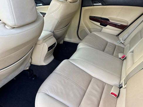 Used 2012 Honda Crosstour EX-L image 24