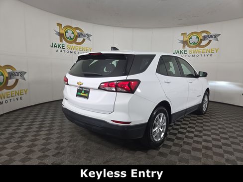 Used 2024 Chevrolet Equinox LS w/ Driver Confidence II Package FWD image 9