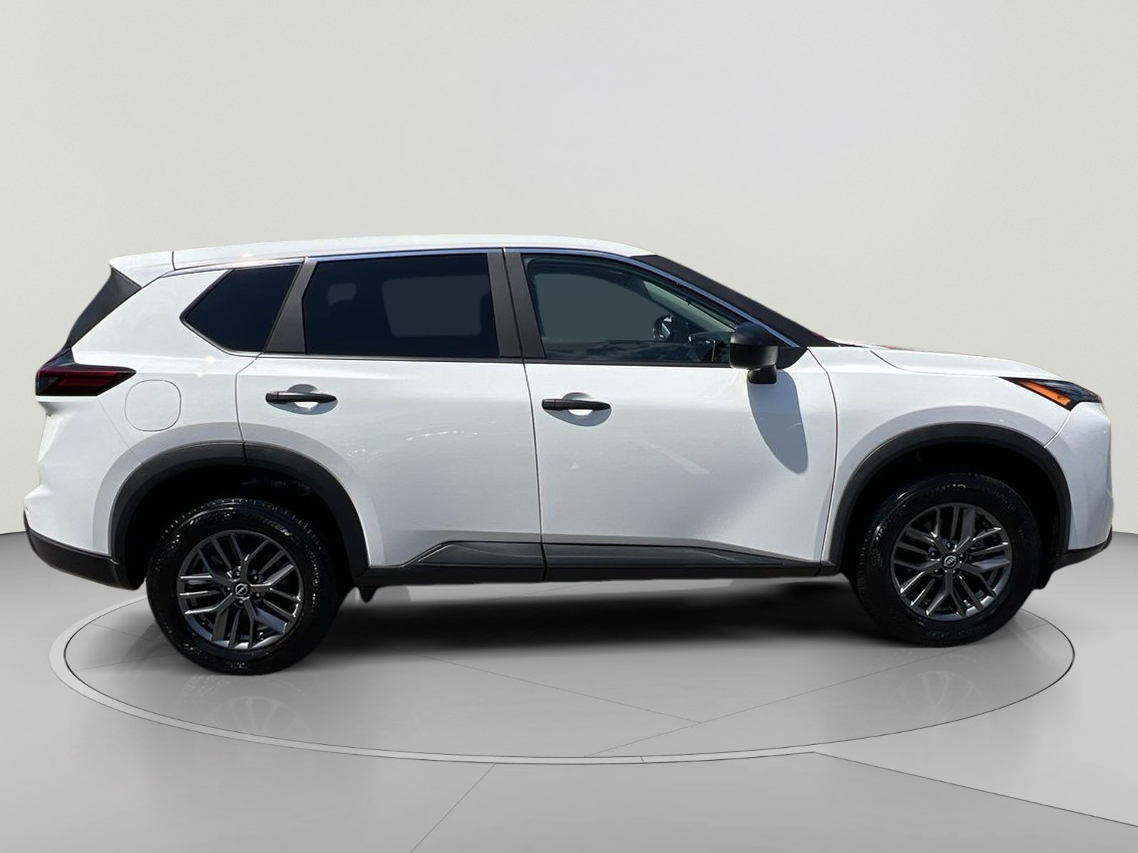 Used 2025 Nissan Rogue S AWD/4WD image 6
