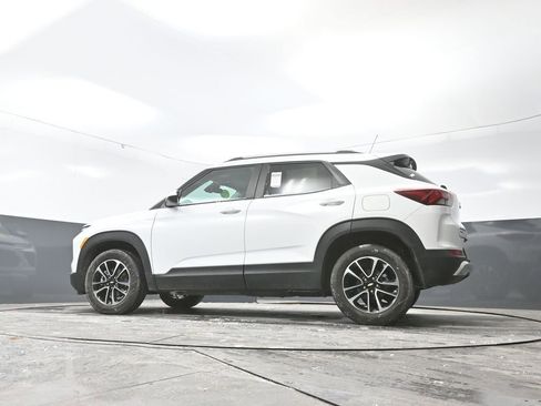 Used 2025 Chevrolet TrailBlazer LT w/ Driver Confidence Package image 49