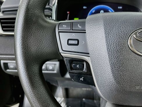 Used 2025 Toyota Camry LE FWD image 14