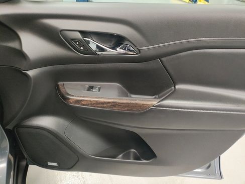 Used 2020 GMC Acadia Denali w/ LPO, Floor Liner Package image 9