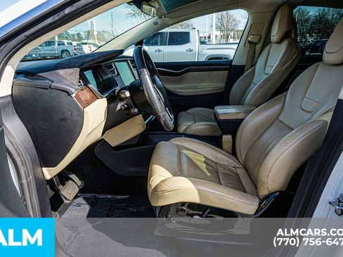 Used 2017 Tesla Model X 90D image 25