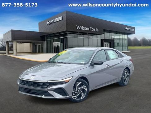 Used 2025 Hyundai Elantra Sport FWD image 1