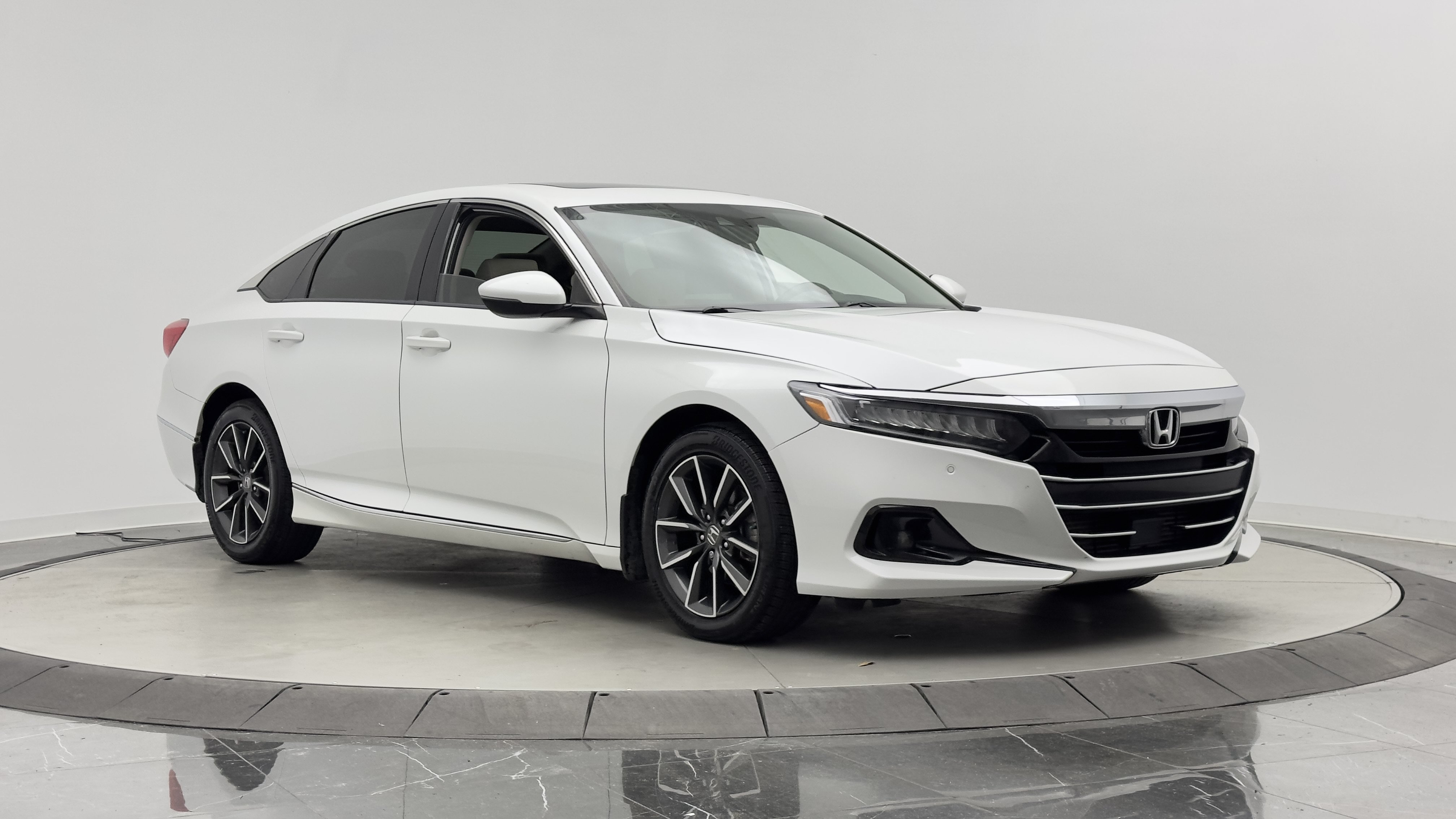 Used 2022 Honda Accord EX-L image 3