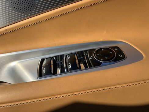 Used 2021 Chevrolet Corvette Stingray Premium Conv w/ Z51 Performance Package image 57