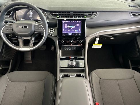 New 2025 Jeep Grand Cherokee Laredo w/ Luxury Tech Group I RWD image 14