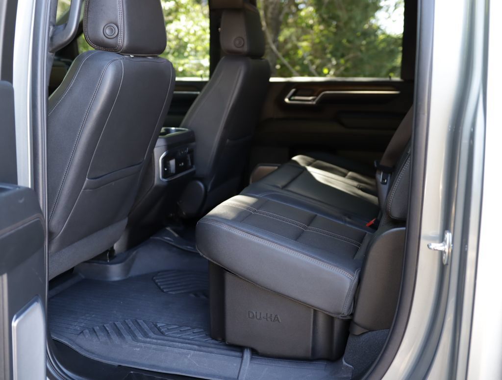 Used 2024 Chevrolet Silverado 2500 High Country w/ High Country Premium Package AWD/4WD image 30
