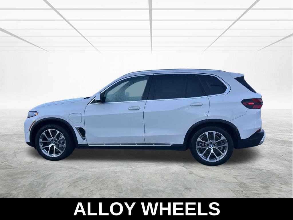 Used 2025 BMW X5 xDrive50e AWD/4WD image 8