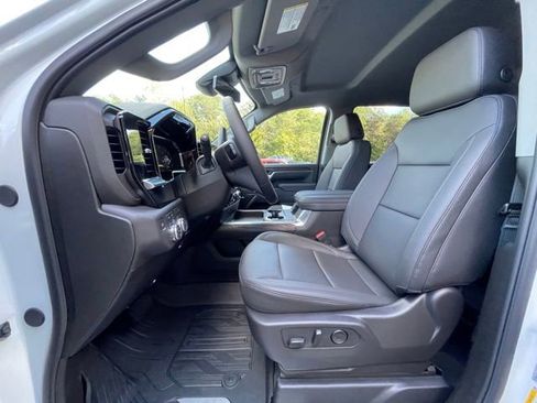 New 2026 GMC Sierra 2500 SLT w/ SLT Premium Package image 19