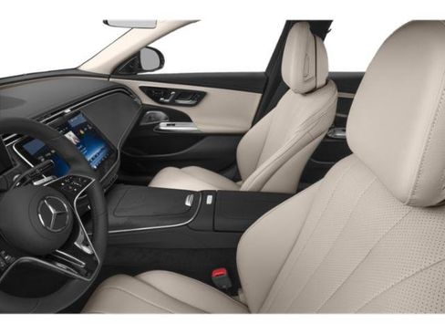 Used 2025 Mercedes-Benz E 350 Sedan image 9