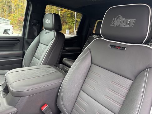 New 2026 GMC Sierra 1500 AT4X w/ AT4X AEV Edition image 9