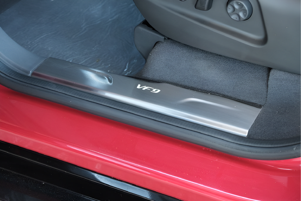 New 2024 VinFast VF 9 Plus AWD/4WD image 32