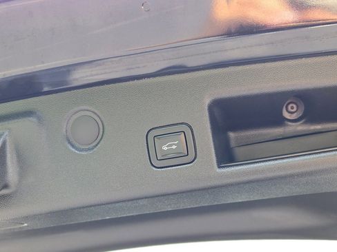 Used 2022 Chevrolet Equinox Premier image 14