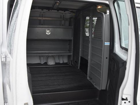 Used 2017 GMC Savana 2500 image 9