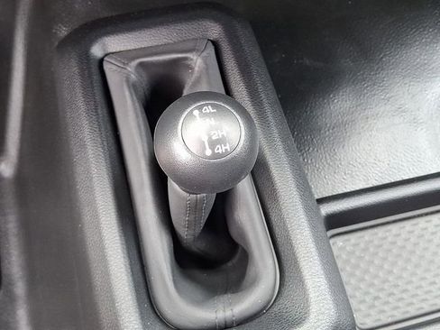 Used 2024 RAM 2500 Tradesman w/ Chrome Appearance Group image 18