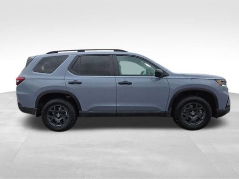 New 2025 Honda Pilot TrailSport image 15