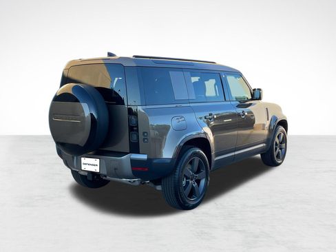 Used 2026 Land Rover Defender 110 S AWD/4WD image 9