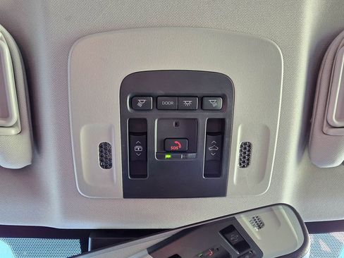 Used 2025 Toyota Camry XLE w/ Premium Plus Package image 25