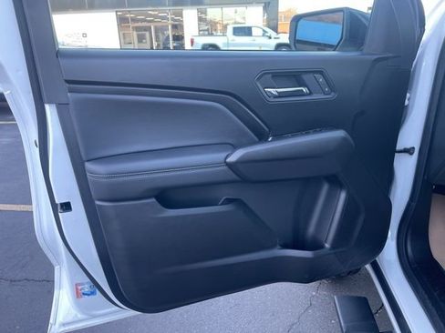 Used 2025 GMC Canyon Elevation w/ Convenience Package image 11