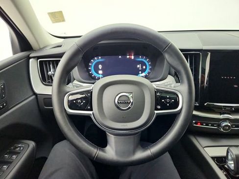 Certified 2025 Volvo XC60 B5 Plus image 21