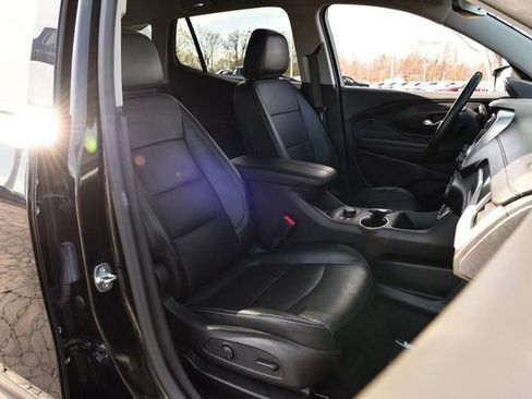 Used 2024 GMC Terrain SLT image 22