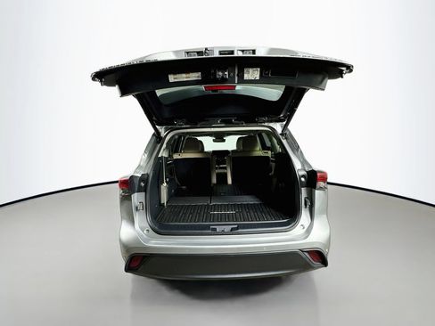Used 2023 Toyota Highlander Limited AWD/4WD image 37