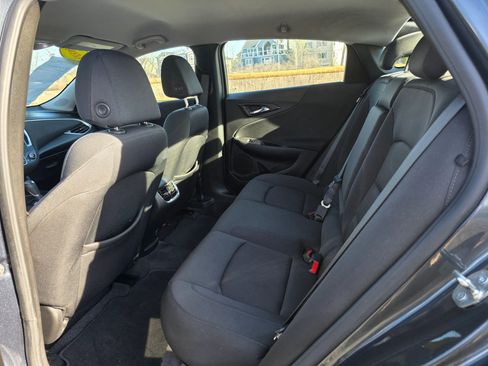 Used 2020 Chevrolet Malibu LT FWD image 16