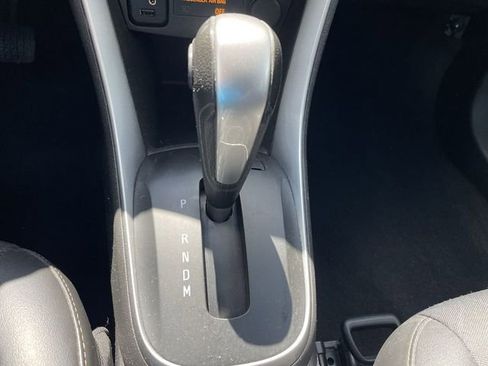 Used 2020 Chevrolet Trax LT w/ LT Convenience Package FWD image 15