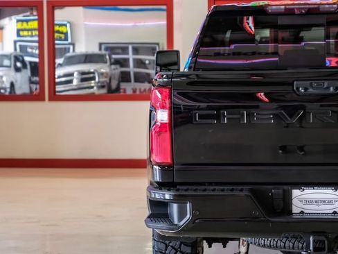 Used 2022 Chevrolet Silverado 3500 High Country w/ Technology Package AWD/4WD image 50