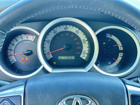 Used 2015 Toyota Tacoma 4x4 Double Cab w/ TRD Sport Package image 22