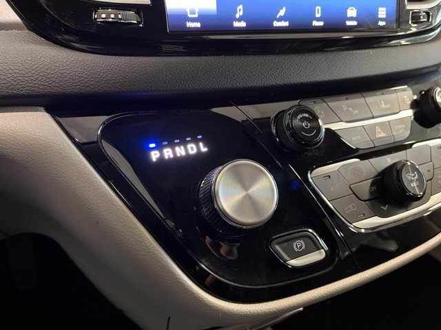 Used 2024 Chrysler Pacifica Touring-L FWD image 25