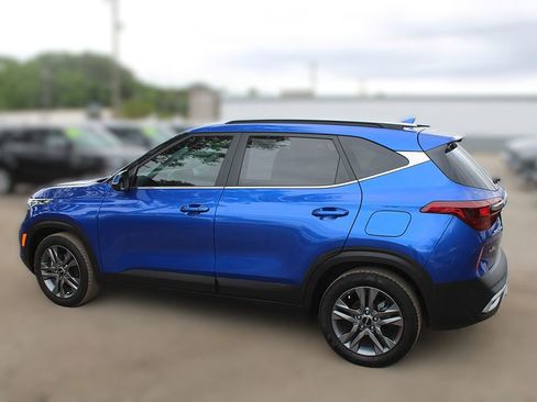 Used 2023 Kia Seltos S w/ Navigation Package FWD image 12