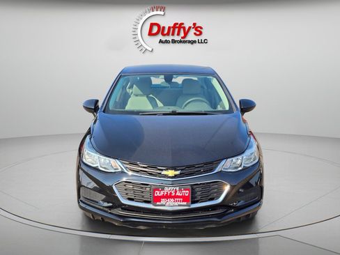 Used 2017 Chevrolet Cruze LS FWD image 9