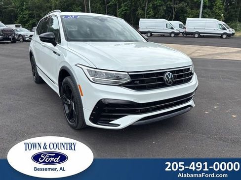 Used 2023 Volkswagen Tiguan SE R-Line FWD image 1