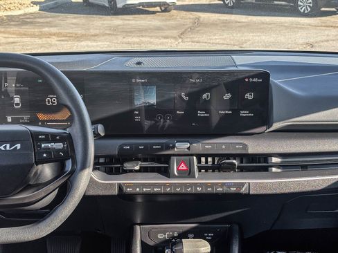 Used 2025 Kia K4 FWD image 17