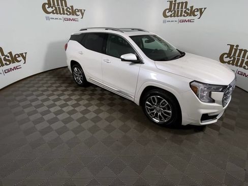 Used 2022 GMC Terrain Denali AWD/4WD image 2