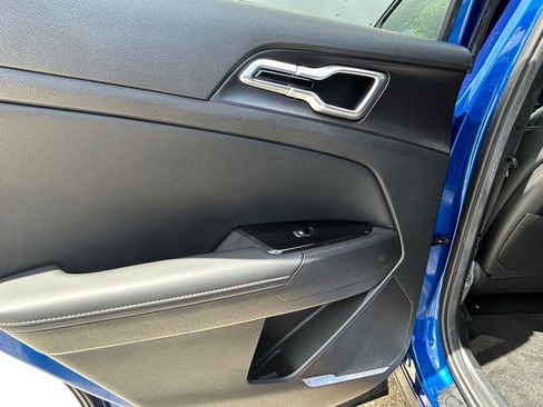 Used 2023 Kia Sportage EX image 47