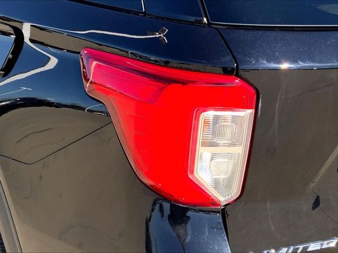 Used 2023 Ford Explorer Limited AWD/4WD image 28