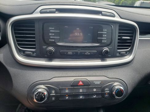 Used 2016 Kia Sorento FWD image 20